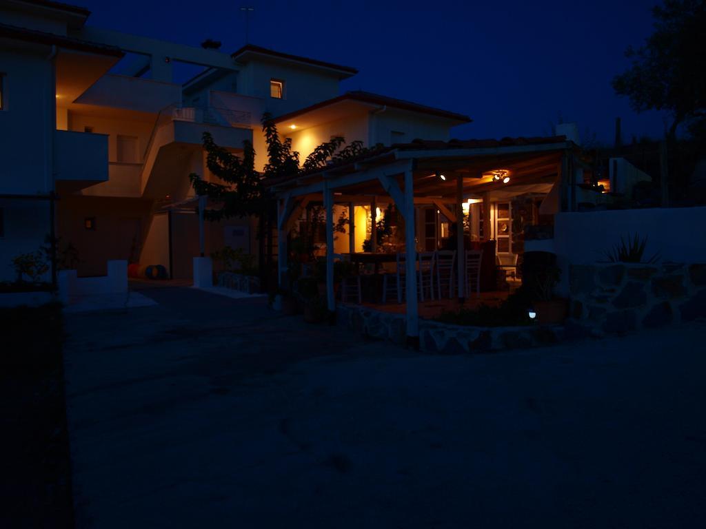 Lofos Vourvourou Apartment Екстериор снимка